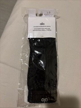 ALO Yoga Black Unisex Scrunch Socks